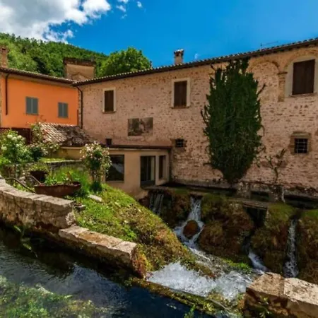 Vakantiehuis Fonte Del Menotre Foligno